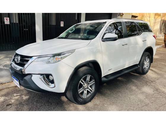 TOYOTA HILUX SW4 2.7 SRV 7 LUGARES 4X2 16V FLEX 4P AUTOMÁTICO